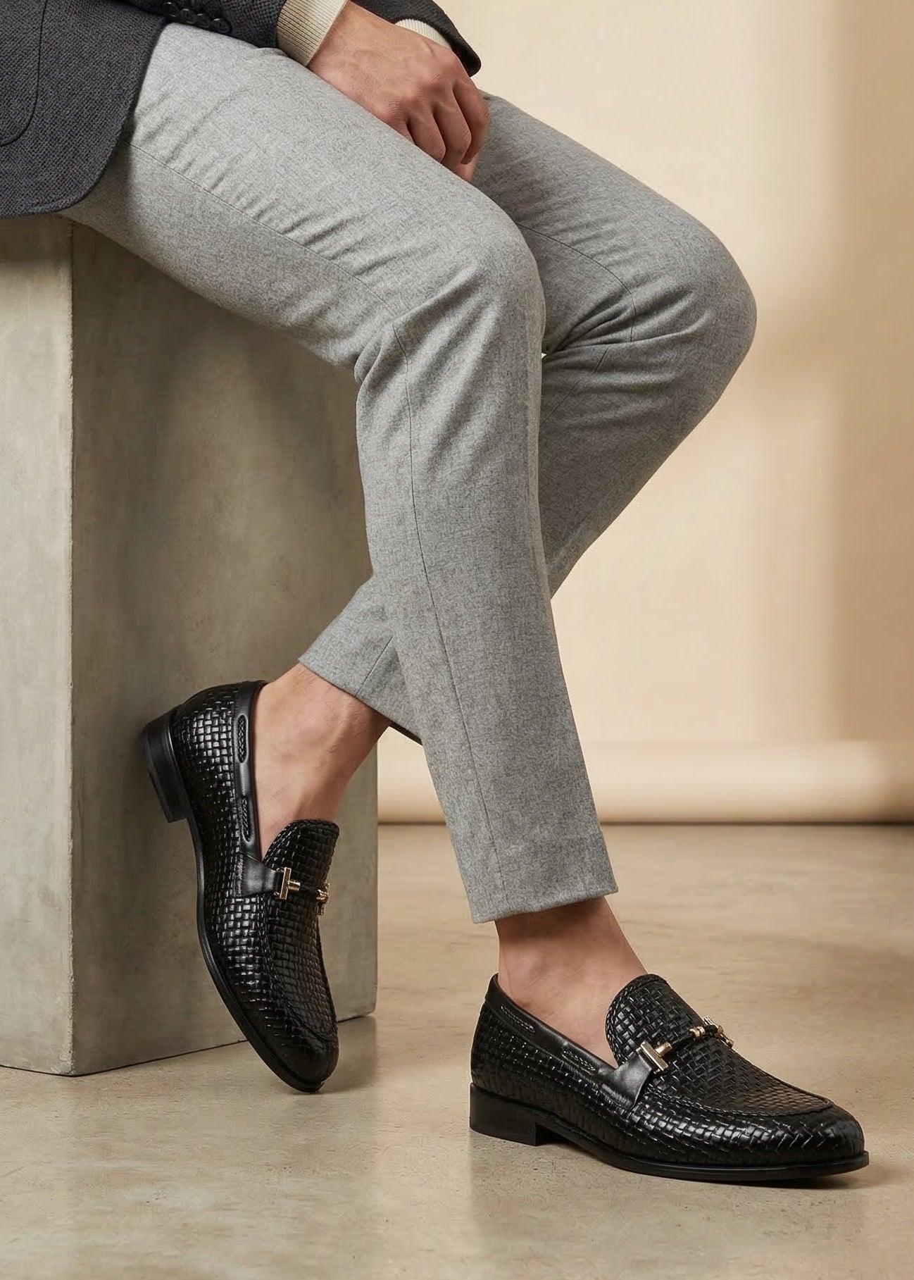 Texture Dotted Black